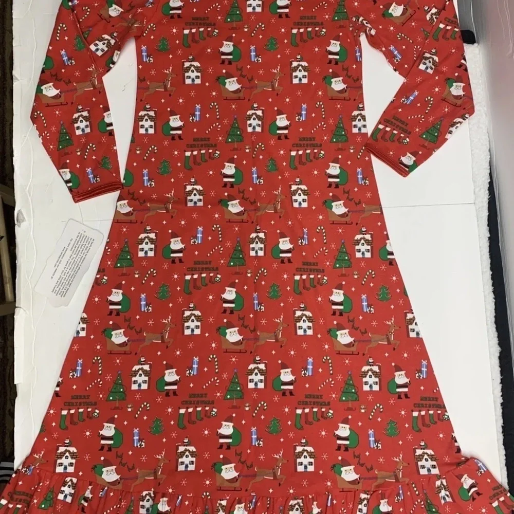 saras prints pajamas Dress, Christmas Size 10 nwt